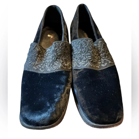 Vintage Bernie Mev black velvet loafer with elastic “ribbon” 39 - Picture 2 of 5